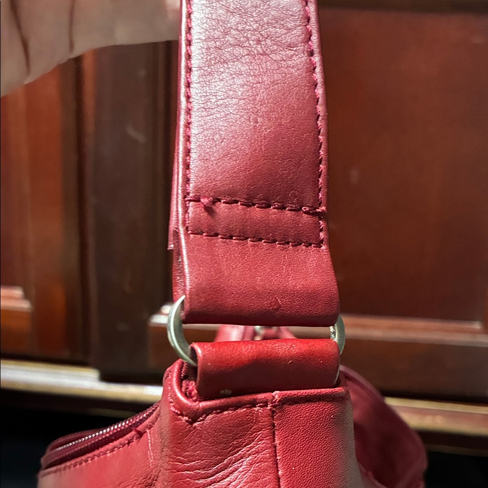 St. John’s Bay vintage Red Leather Shoulder Bag - Picture 13 of 16